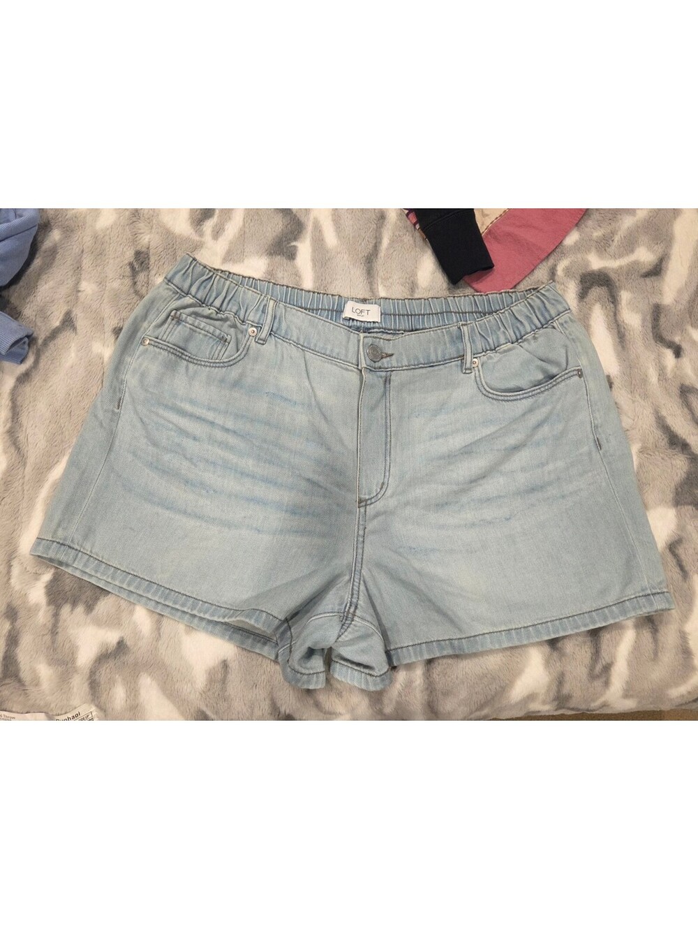 Nwt - LOFT Outlet Light Wash Denim Shorts with Elastic Waistband Size L